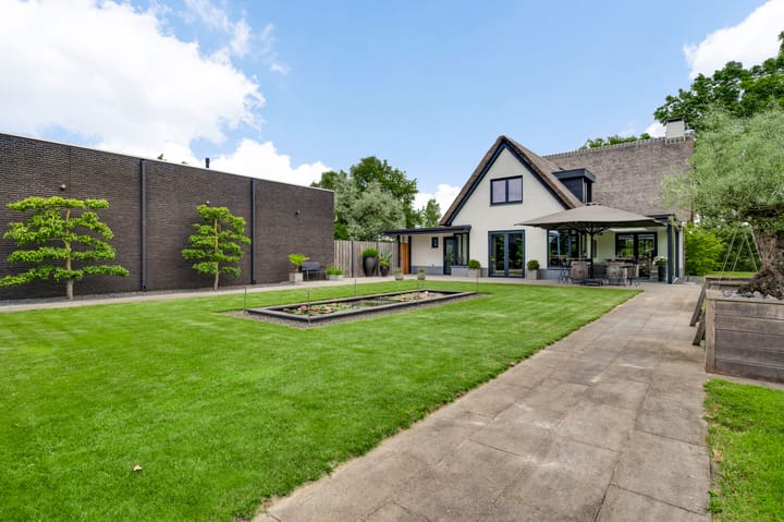 Photo 61 of Grensweg 4