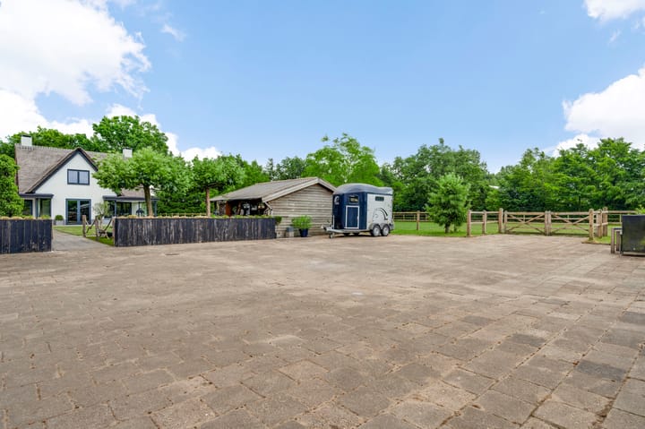 Photo 65 of Grensweg 4