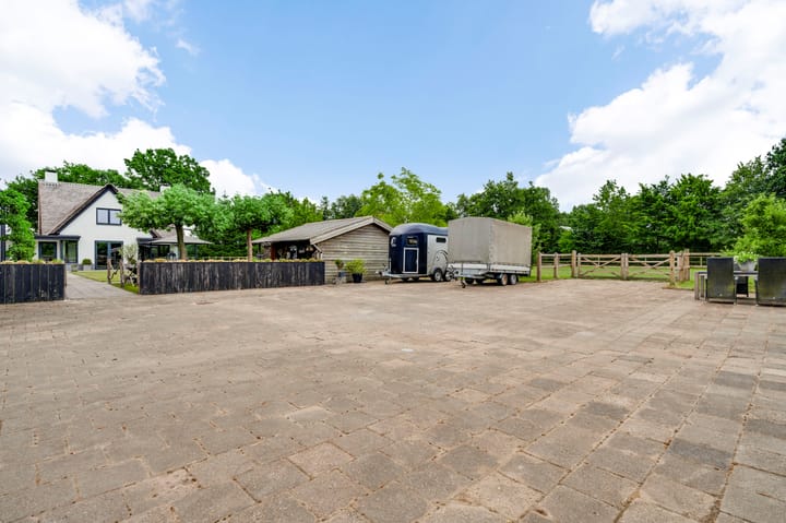 Photo 67 of Grensweg 4