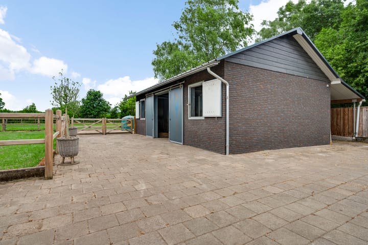 Photo 68 of Grensweg 4