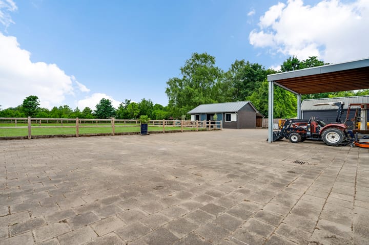 Photo 70 of Grensweg 4