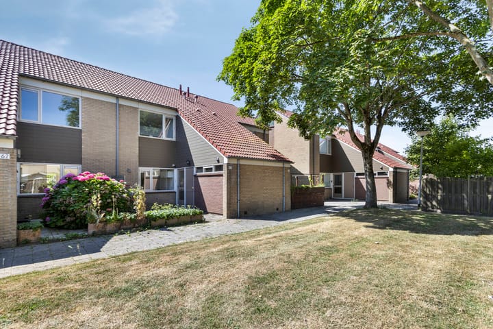 Bekijk foto van Ireneplaats 60