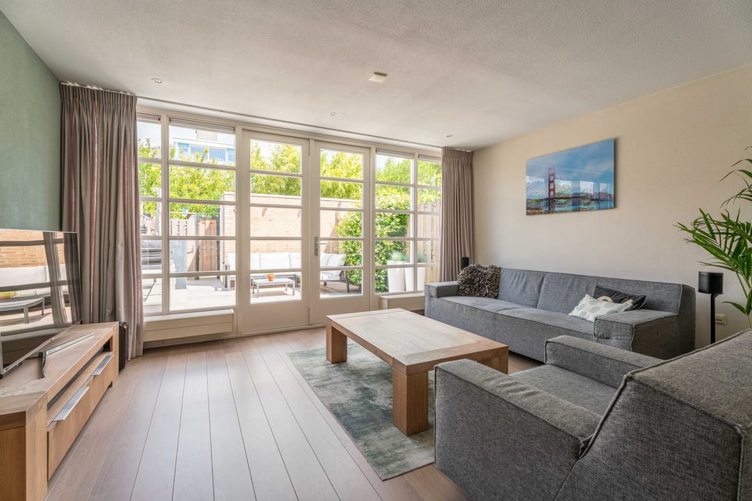 Photo 2 of Bizetstraat 10