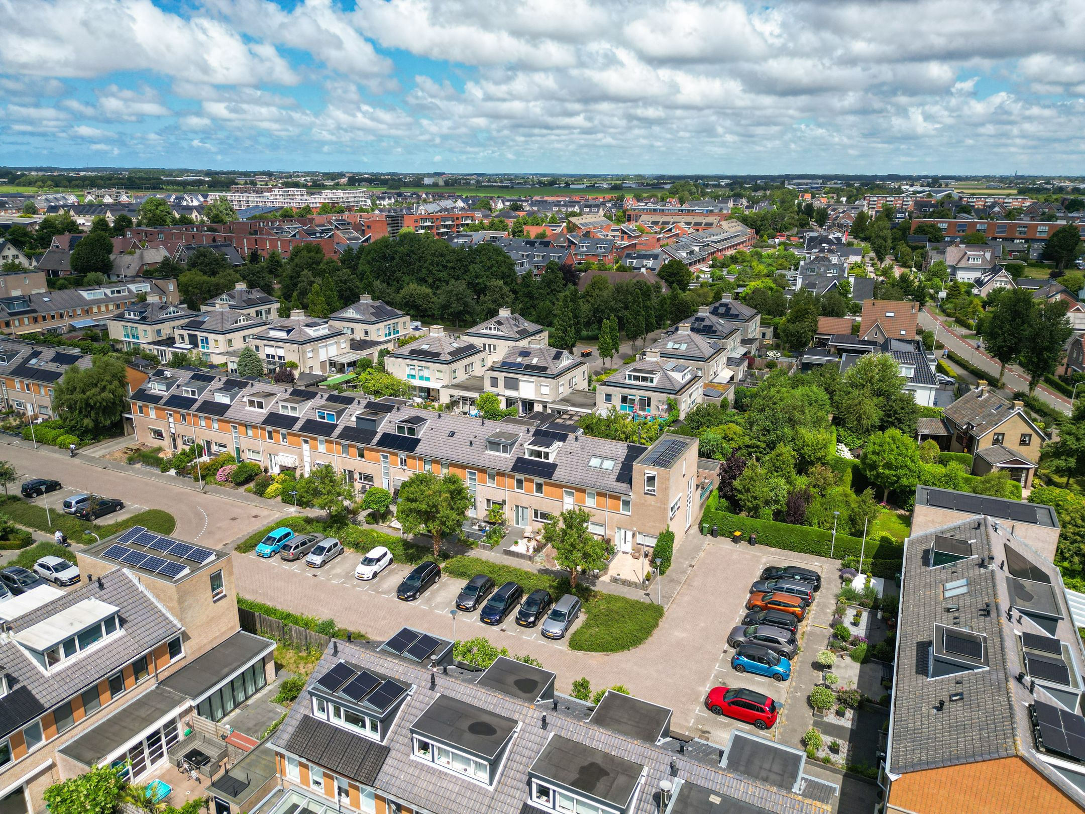 Photo 33 of Bizetstraat 10