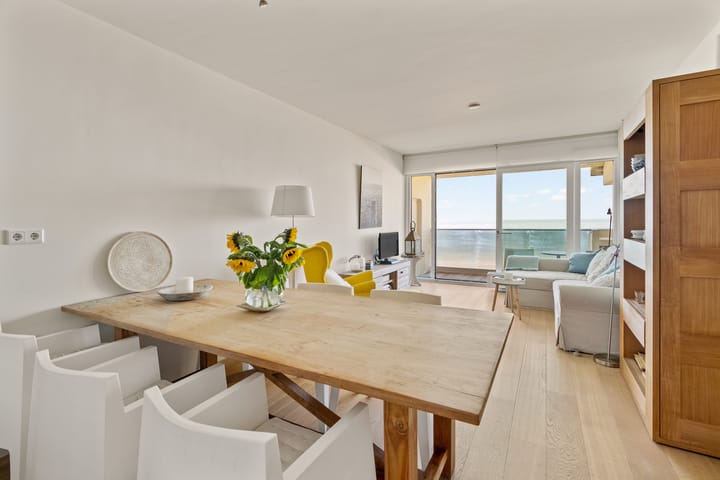 Photo 5 of Duinroos 66