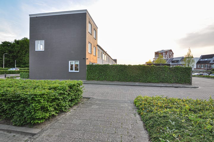 Photo 48 of Educalaan 5-A