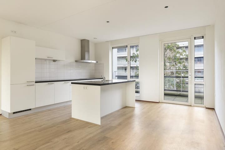 Foto 2 van Piusplein 28-05