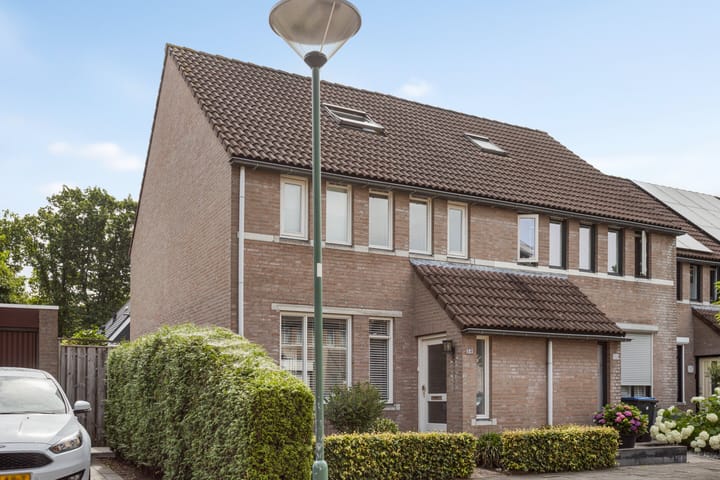 Photo 36 of Roerstraat 50