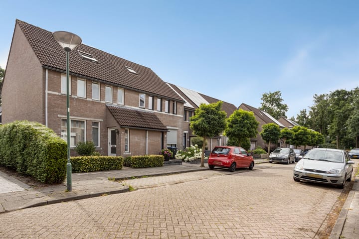 Photo 38 of Roerstraat 50