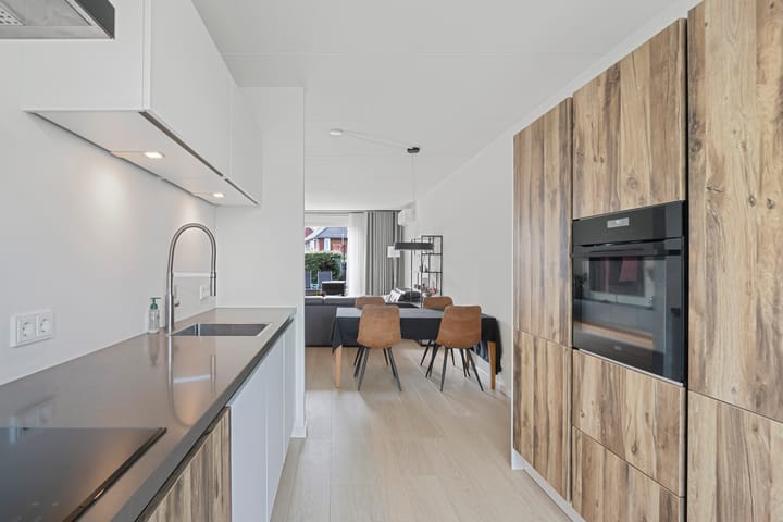 Foto 17 van Menno ter Braakstraat 16