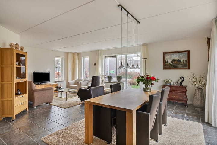 Photo 2 of De Esdoorn 1