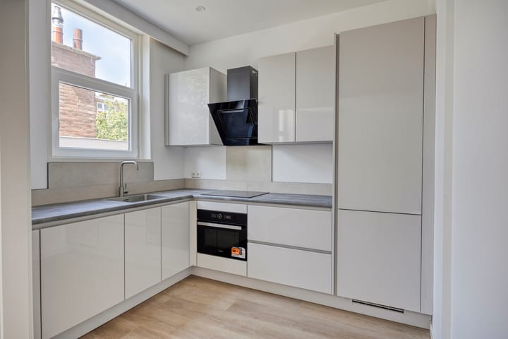 Foto 7 van Helmersstraat 26