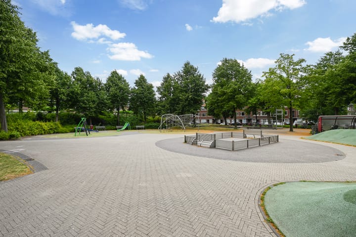 Photo 33 of van Barbansonstraat 24