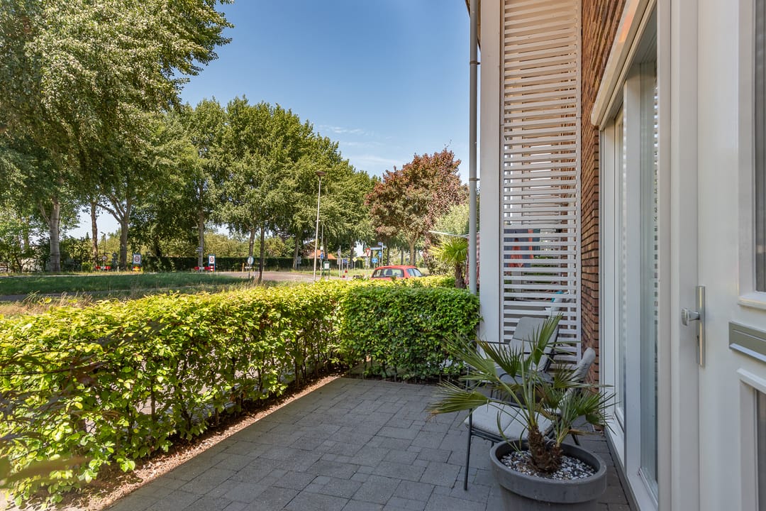 Photo 2 of Burgemeester Folkertslaan 7