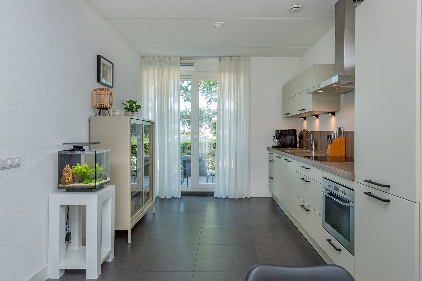 Photo 19 of Burgemeester Folkertslaan 7