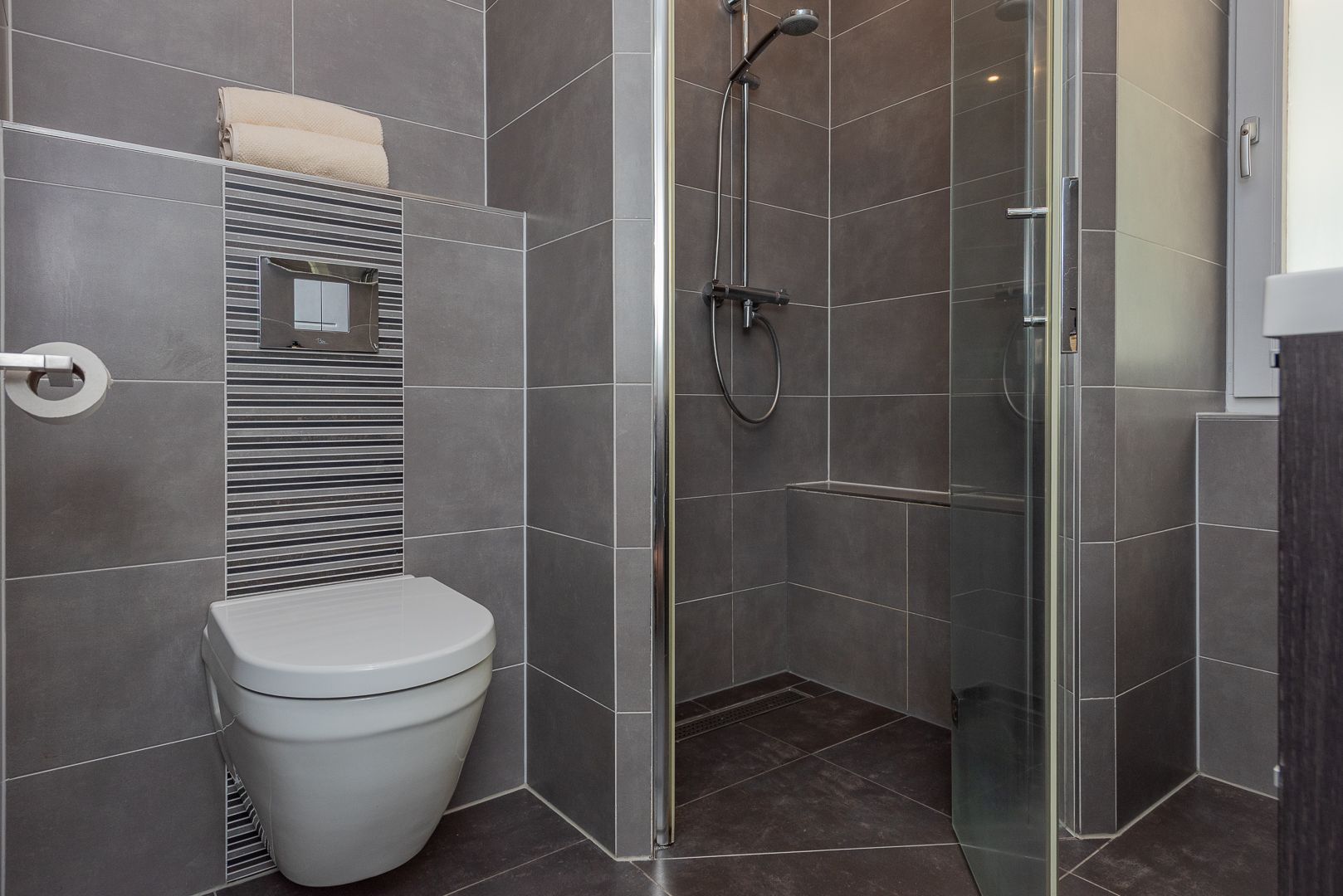 Photo 30 of Burgemeester Folkertslaan 7