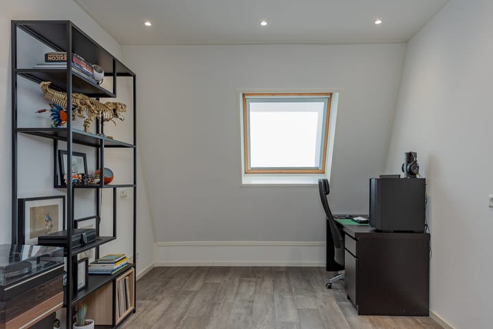 Photo 38 of Burgemeester Folkertslaan 7