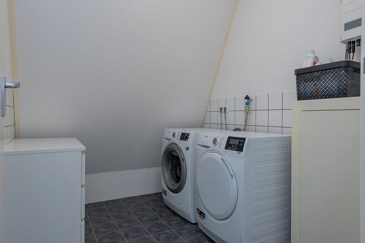 Photo 36 of Burgemeester Folkertslaan 7