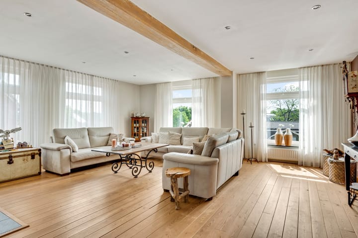 Photo 10 of Burg. Van Houtstraat 47