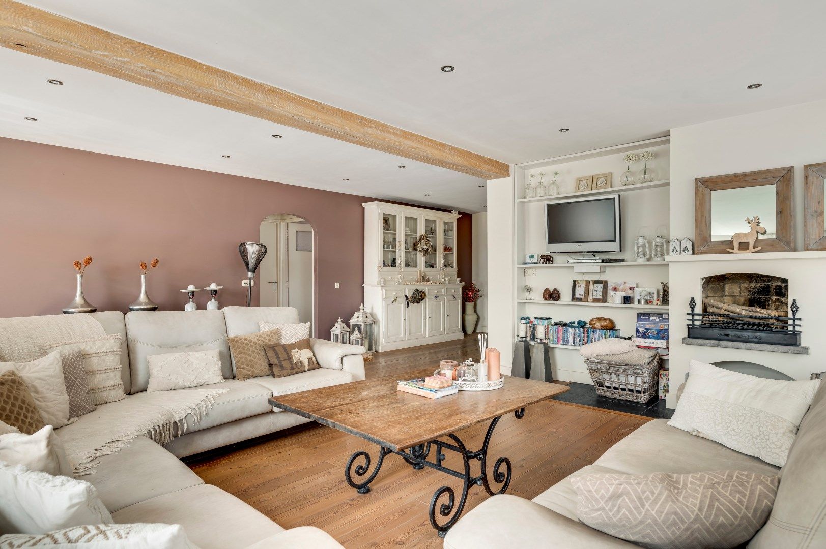 Foto 12 van Burg. Van Houtstraat 47