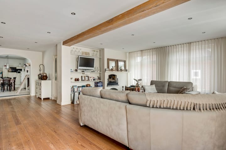 Photo 13 of Burg. Van Houtstraat 47