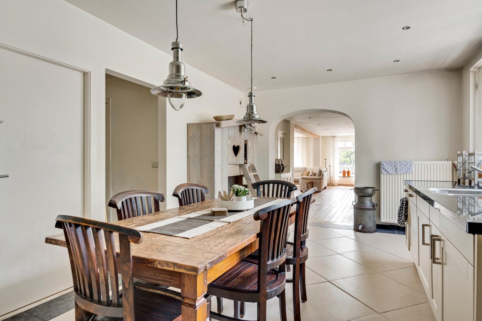 Foto 21 van Burg. Van Houtstraat 47