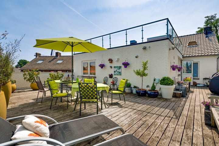 Photo 27 of Burg. Van Houtstraat 47