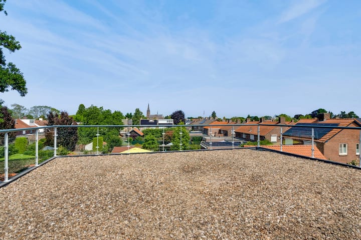 Photo 36 of Burg. Van Houtstraat 47