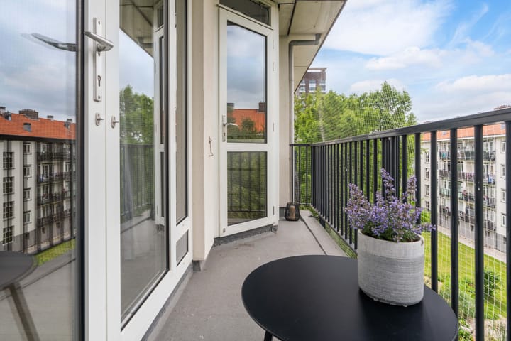 Photo 14 of Erik de Roodestraat 11-3