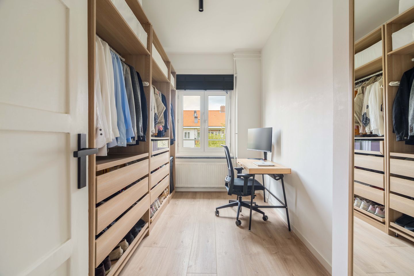 Foto 20 van Erik de Roodestraat 11-3