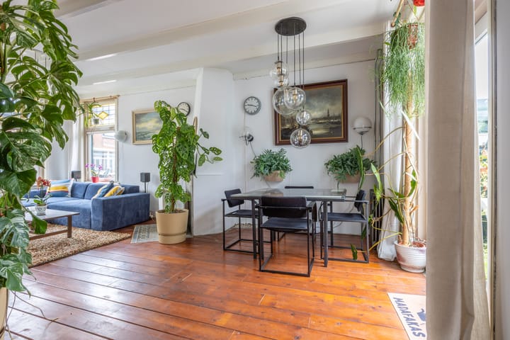 Photo 10 of Warmoesstraat 96