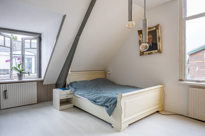 Photo 16 of Warmoesstraat 96