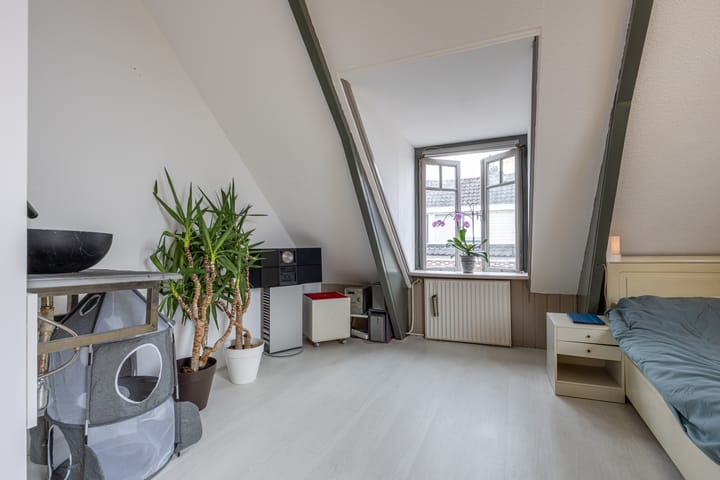 Photo 18 of Warmoesstraat 96