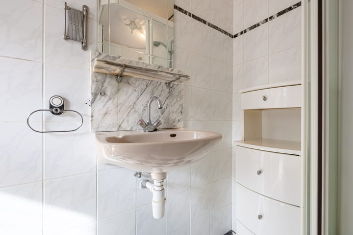 Photo 27 of Warmoesstraat 96