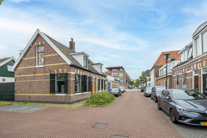 Photo 33 of Warmoesstraat 96