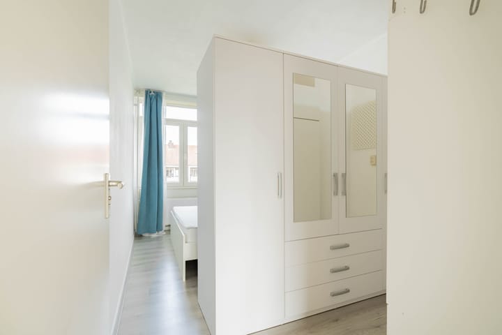 Photo 12 of Derkinderenstraat 69-3