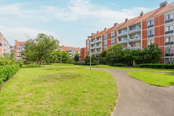 Photo 27 of Derkinderenstraat 69-3