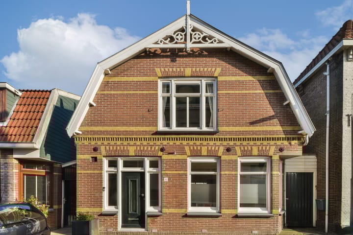 Foto 1 van De Ruyterstraat 4