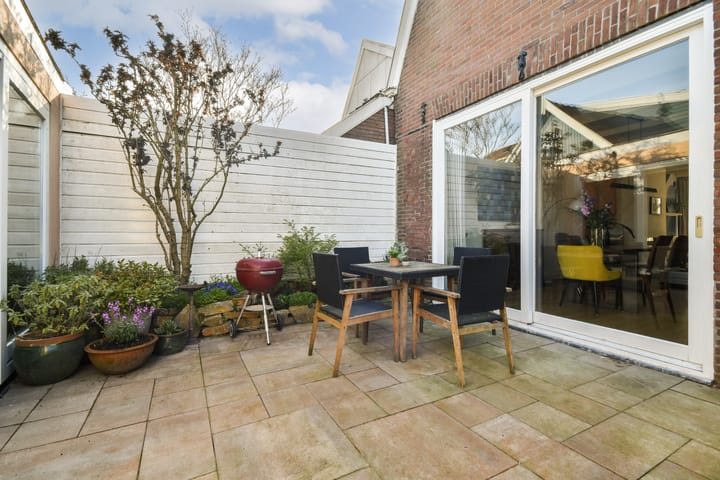 Foto 13 van De Ruyterstraat 4