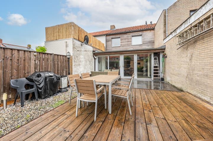 Foto 18 van Gouverneurstraat 43