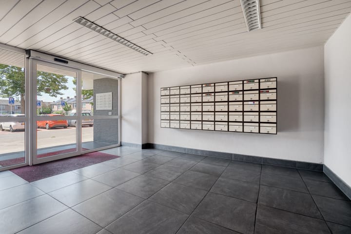 Foto 5 van Peter van Anrooylaan 232