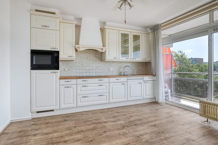 Foto 14 van Peter van Anrooylaan 232