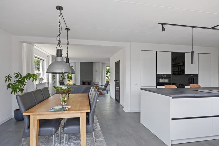 Foto 11 van Warring 16