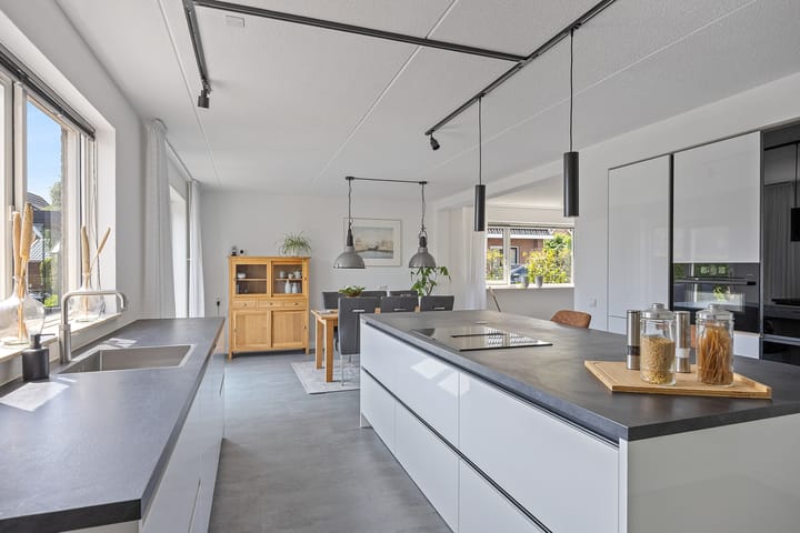 Foto 15 van Warring 16