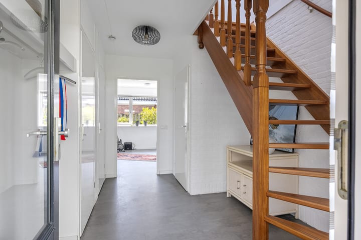 Foto 19 van Warring 16