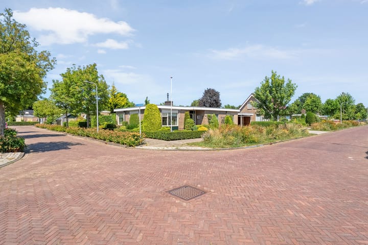 Foto 1 van Van Lentestraat 8