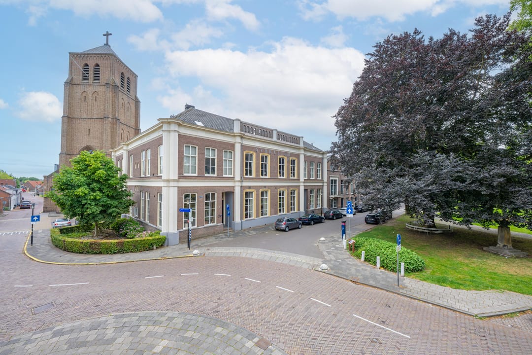 Foto 1 van St. Walburg 2-01