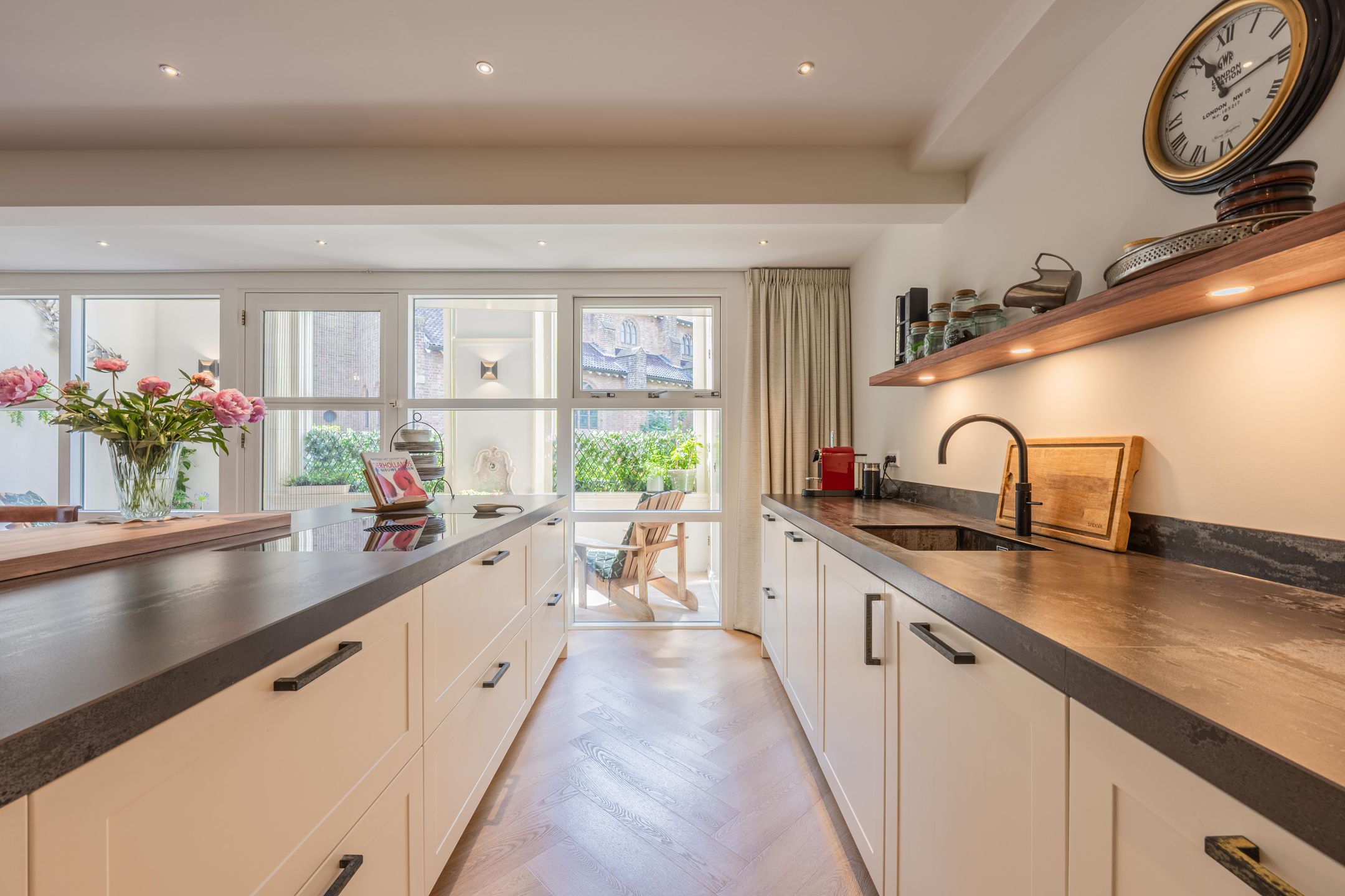 Foto 30 van St. Walburg 2-01