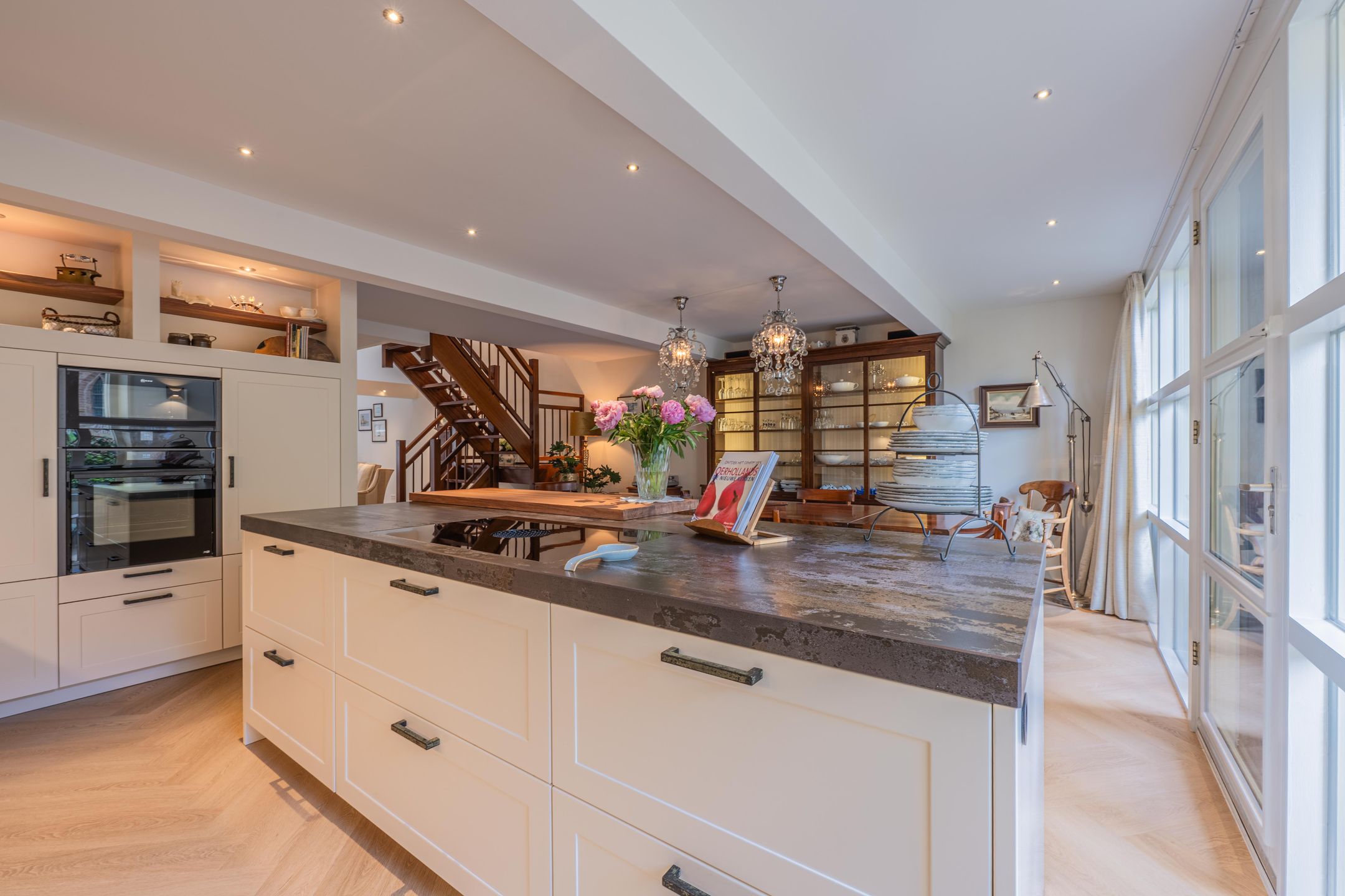 Foto 33 van St. Walburg 2-01