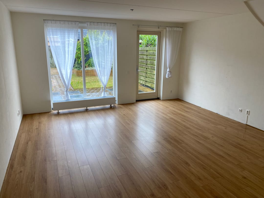 Photo 2 of Annie M.G. Schmidtweg 36